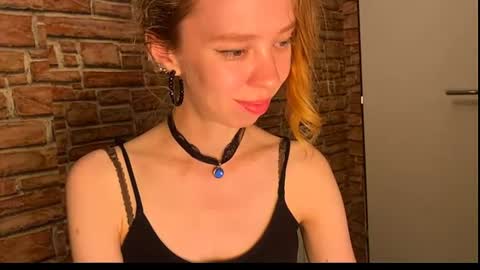 Snapshot of elizastorm chatting on 06-26-26, 10:14 Eliza online show from 06-26-26, 10:14