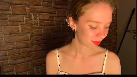 Snapshot of elizastorm chatting on 07-15-26, 06:35 Eliza online show from 07-15-26, 06:35