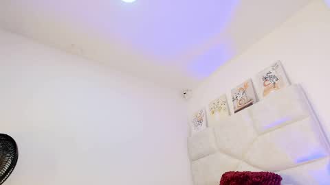 Eliza online show from 04-07-26, 12:38