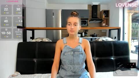 Eliz                               online show from 12-22-25, 08:33