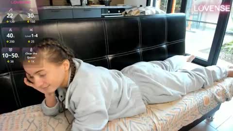 Eliz                               online show from 01-13-26, 10:53