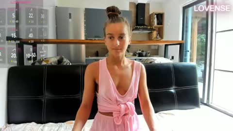 Eliz                               online show from 07-26-26, 11:17