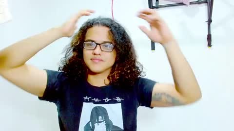 Snapshot of elkingthe chatting on 12-21-24, 01:21 Diana online show from 12-21-24, 01:21