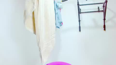 Snapshot of elkingthe chatting on 02-04-25, 06:17 Diana online show from 02-04-25, 06:17