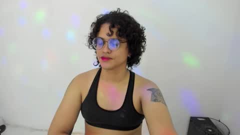 Snapshot of elkingthe chatting on 10-23-25, 02:00 Diana online show from 10-23-25, 02:00