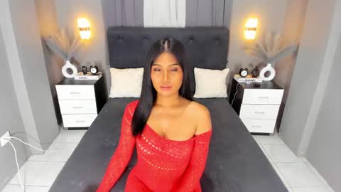 Snapshot of ella______ chatting on 12-07-24, 04:25 Ella online show from 12-07-24, 04:25