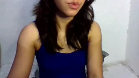 ella_babe25 online show from 04-26-26, 09:45