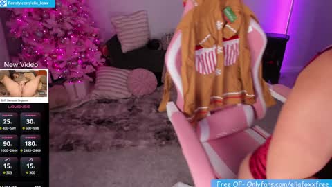 Snapshot of ella_foxx chatting on 12-06-24, 02:35 ella_foxx online show from 12-06-24, 02:35
