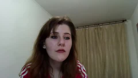 Snapshot of ella_fr chatting on 10-29-25, 11:06 ella fr online show from 10-29-25, 11:06