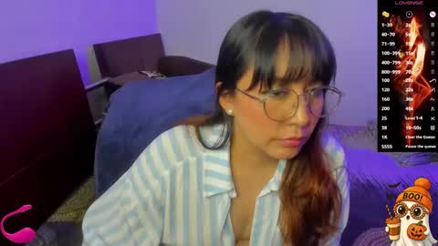 Snapshot of ella_harry chatting on 10-31-25, 01:39 Ella and Harry online show from 10-31-25, 01:39