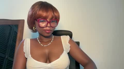 Ella online show from 06-03-26, 10:51