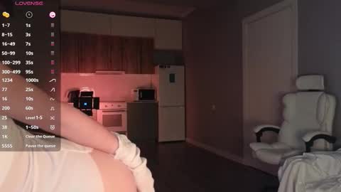 Lee online show from 09-15-25, 02:44