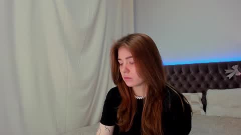 Ella Mayers online show from 02-21-25, 01:55