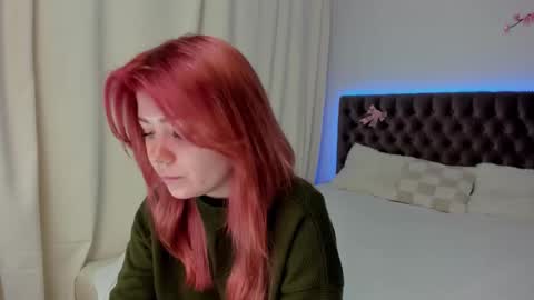 Ella Mayers online show from 09-28-25, 12:21
