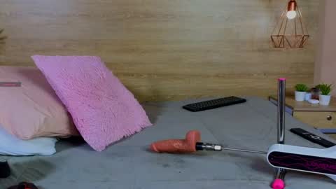 ella_mon online show from 06-10-26, 01:06