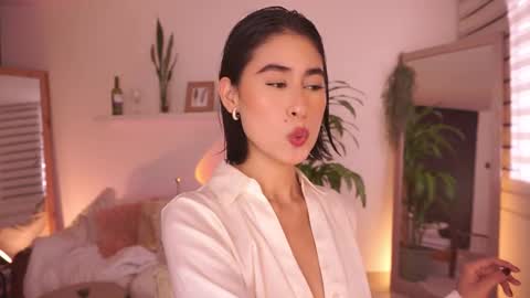 ELLA OWEN online show from 02-17-26, 06:36