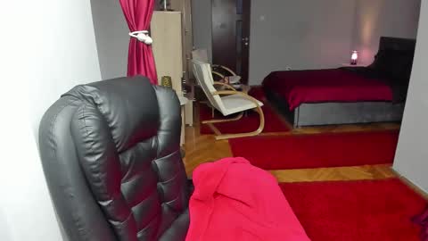 Ella online show from 11-10-25, 06:07