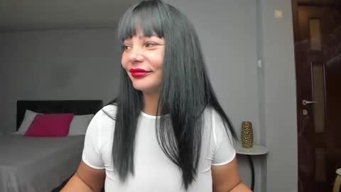 Ella online show from 11-21-25, 06:39