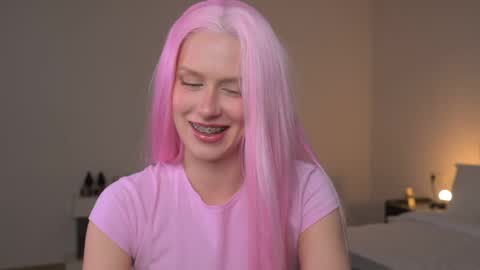 Snapshot of ella_twinkle chatting on 04-09-26, 06:46 Ella online show from 04-09-26, 06:46
