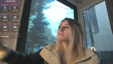 ella_vee online show from 11-16-25, 06:08