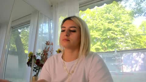 Snapshot of ella_vee chatting on 05-05-26, 06:43 ella_vee online show from 05-05-26, 06:43