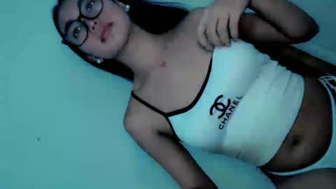 ella_walkerxxx online show from 06-10-26, 03:44