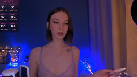 Snapshot of ellaamber chatting on 01-12-25, 10:54 ellaamber online show from 01-12-25, 10:54