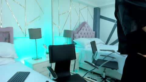 Ellaa Muller online show from 02-25-25, 06:20