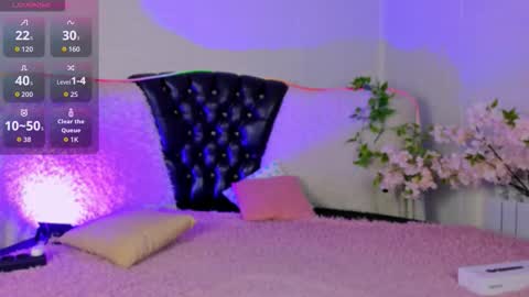 Snapshot of ellabloom chatting on 10-22-25, 04:07 Ella online show from 10-22-25, 04:07