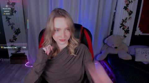 Ella online show from 12-20-25, 03:08