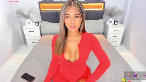 Snapshot of ellabrown_ chatting on 05-27-26, 07:16 SINGLE PO online show from 05-27-26, 07:16