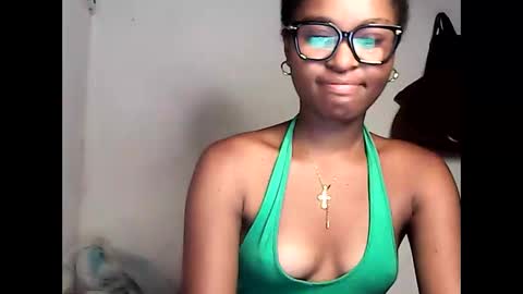 ellah245 online show from 04-27-26, 10:57