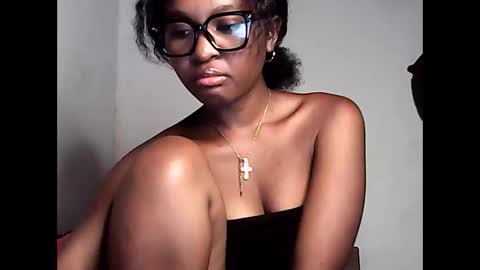 ellah245 online show from 04-30-26, 10:58