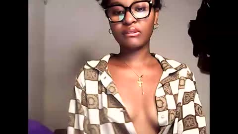 ellah245 online show from 05-02-26, 11:32