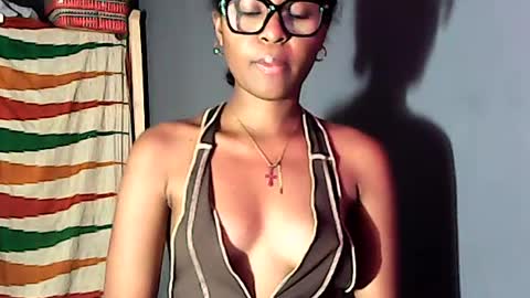 ellah245 online show from 06-12-26, 09:46