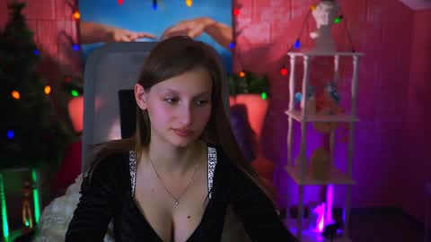 Snapshot of ellahorton chatting on 12-30-24, 09:59 Ella online show from 12-30-24, 09:59