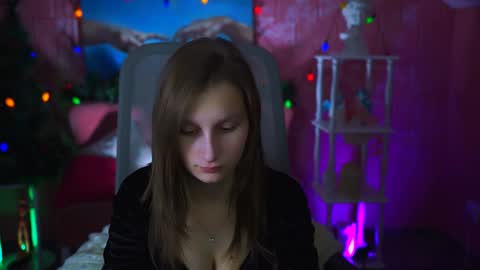 Snapshot of ellahorton chatting on 01-03-25, 08:32 Ella online show from 01-03-25, 08:32