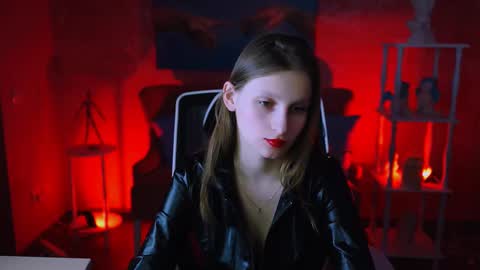 Snapshot of ellahorton chatting on 02-22-25, 01:02 Ella online show from 02-22-25, 01:02