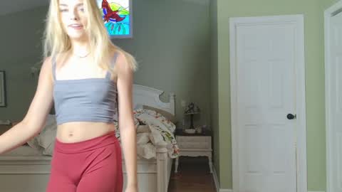 ellalowe online show from 04-15-26, 07:58