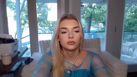 ellalowe online show from 04-26-26, 11:24