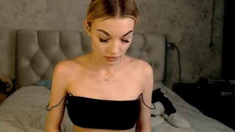 ellamilla online show from 02-25-26, 04:05