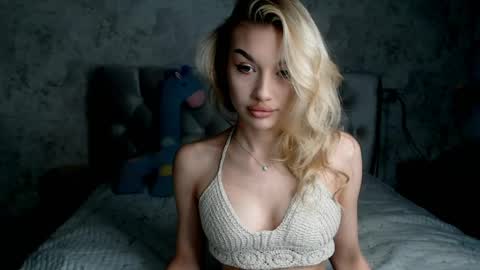 ellamilla online show from 04-27-26, 02:15