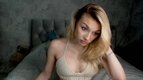 Snapshot of ellamilla chatting on 06-03-26, 02:33 ellamilla online show from 06-03-26, 02:33