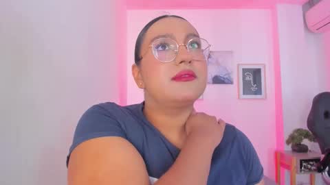 Snapshot of ellamontoya chatting on 01-06-26, 11:36 Ella online show from 01-06-26, 11:36