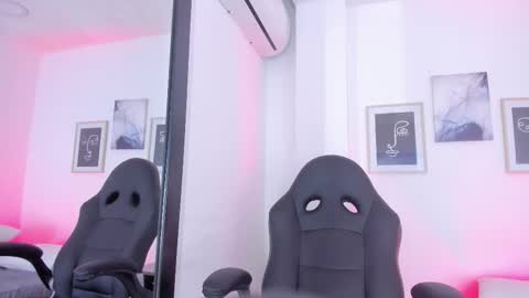 Snapshot of ellamontoya chatting on 01-09-26, 12:08 Ella online show from 01-09-26, 12:08