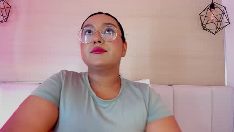 Snapshot of ellamontoya chatting on 01-14-26, 12:33 Ella online show from 01-14-26, 12:33