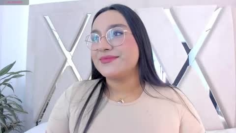 Snapshot of ellamontoya chatting on 02-07-26, 12:09 Ella online show from 02-07-26, 12:09