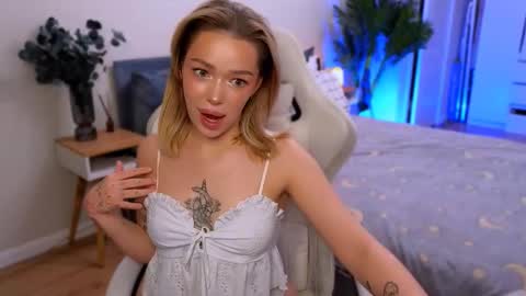 Ella online show from 12-16-25, 06:29