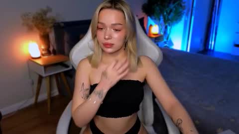 Ella online show from 01-10-26, 05:42