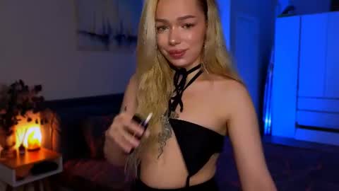 Snapshot of ellatwox chatting on 07-11-26, 06:27 Ella online show from 07-11-26, 06:27